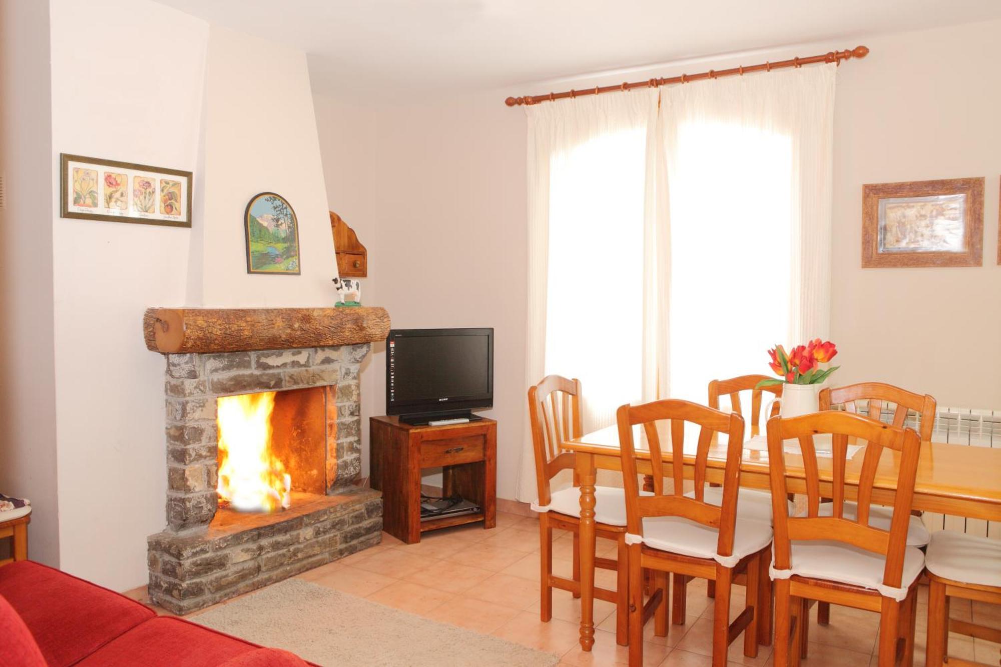 Apartamentos Alba Casa Alquesera Sahun ภายนอก รูปภาพ