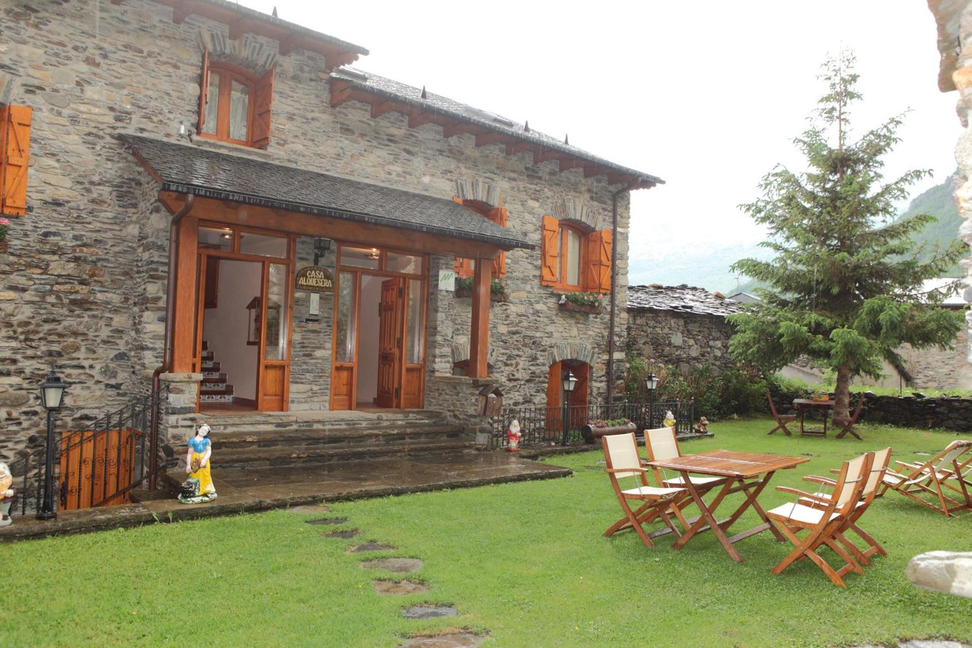 Apartamentos Alba Casa Alquesera Sahun ภายนอก รูปภาพ